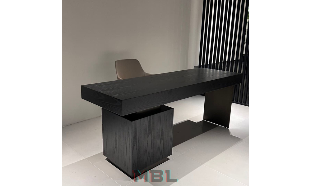 Minotti desk