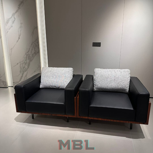 Minotti armchair 950x860x630