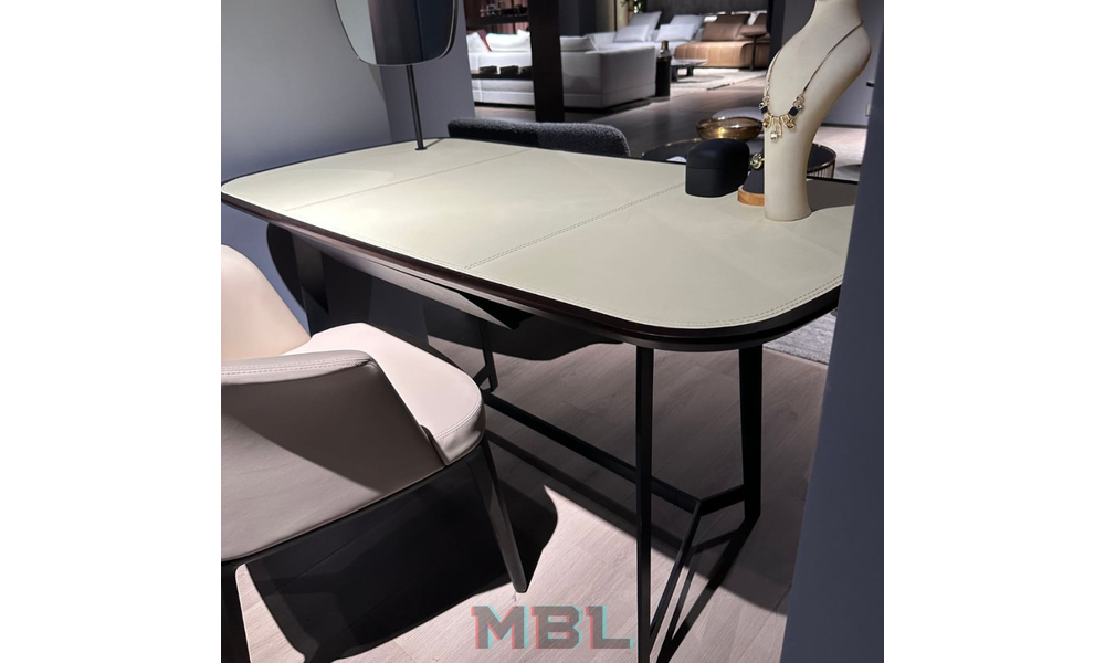 Writing desk 1400x720x1285