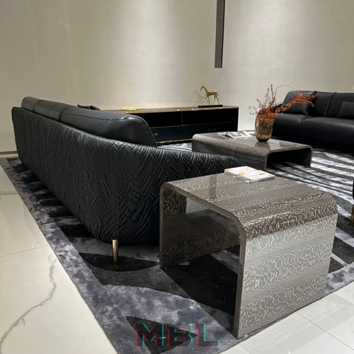 Corner table
