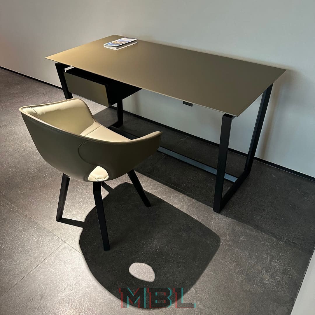 Writing desk в интерьере