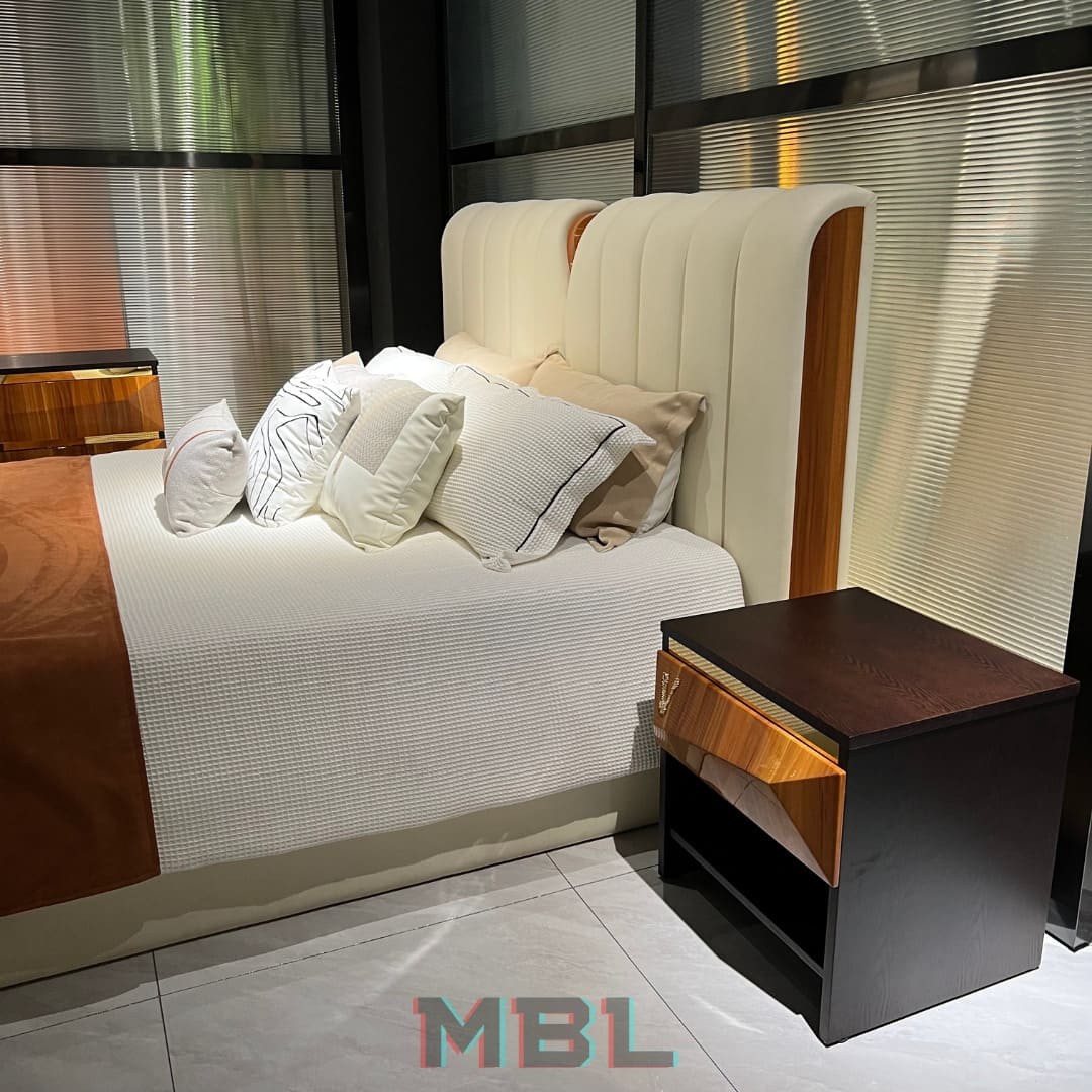 Bedside table Versace 520x480x520 в интерьере