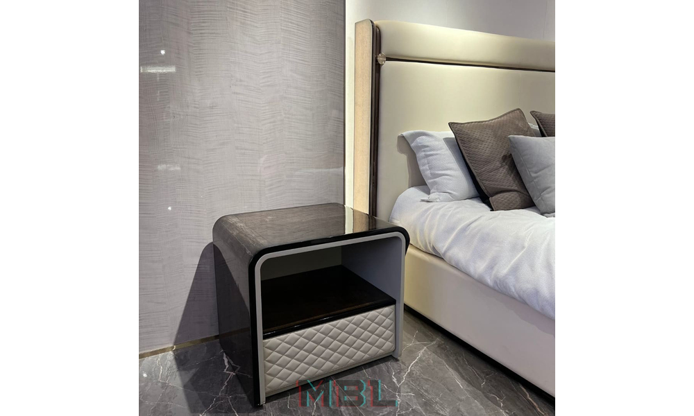 Turri bedside cabinet 650x500x580