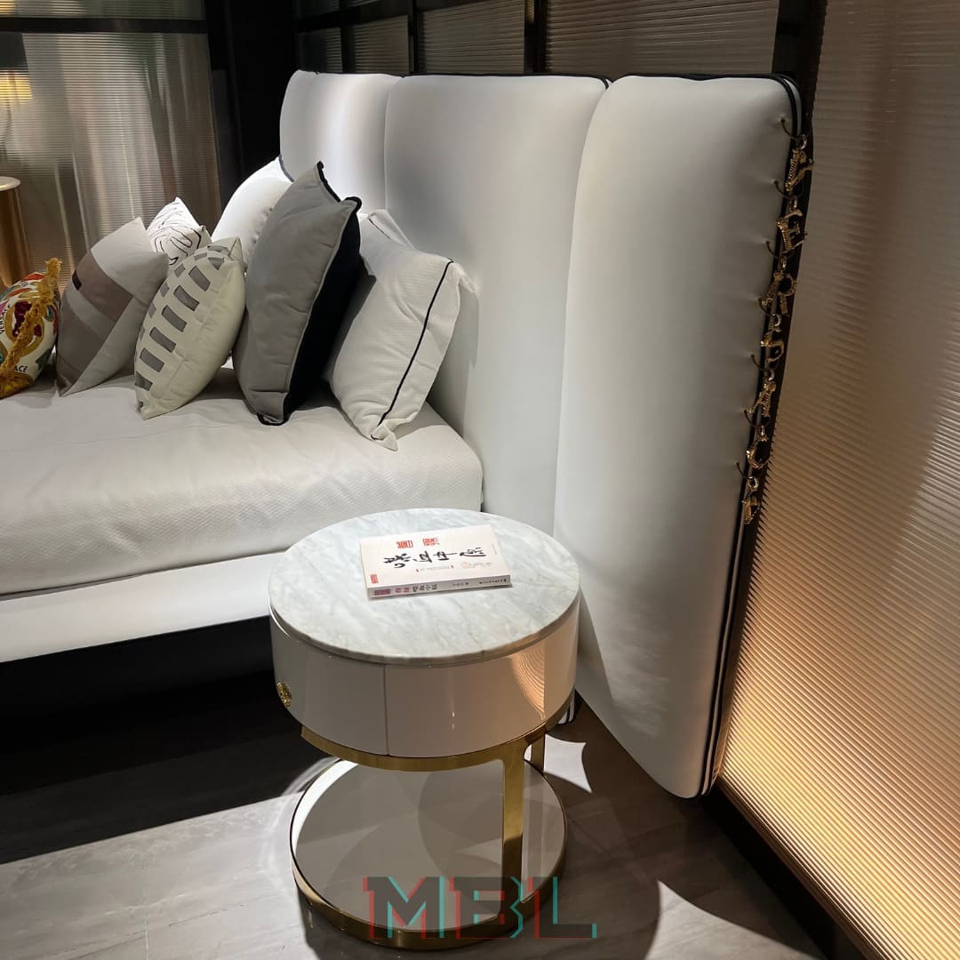 Bedside table Versace 500x545 в интерьере