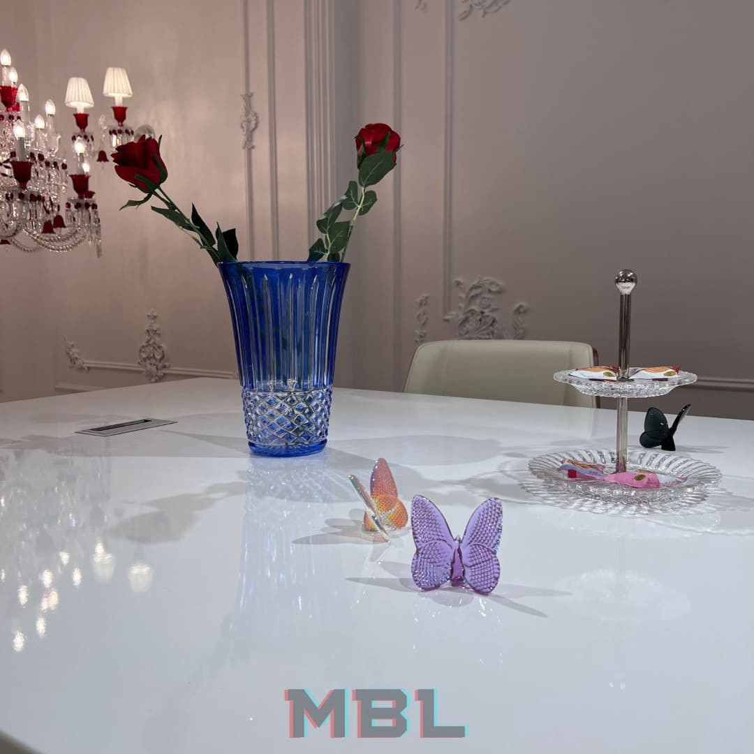 Baccarat vase set в интерьере