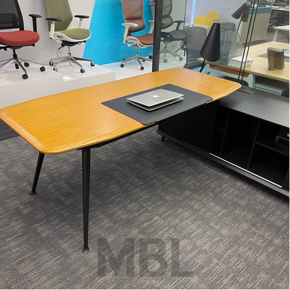Writing table в интерьере