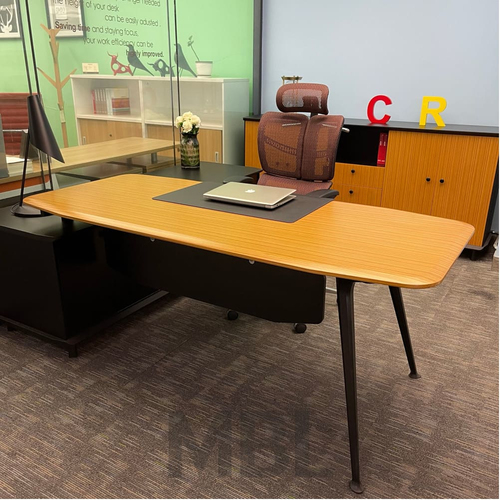 Writing table