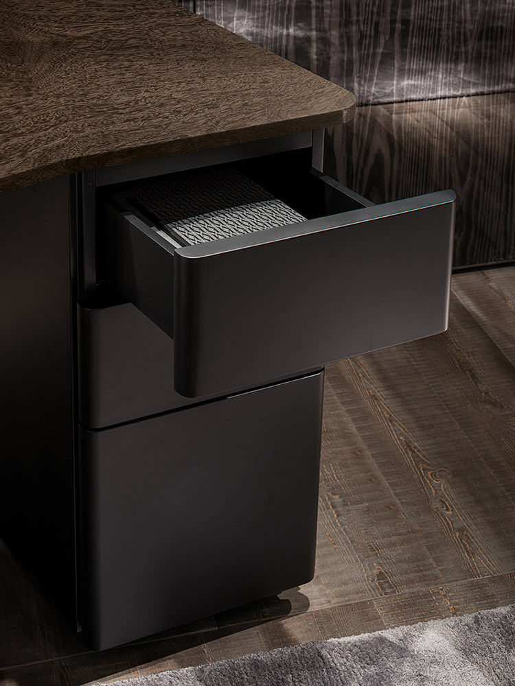 Desk Minotti Jacob, natural wood в интерьере