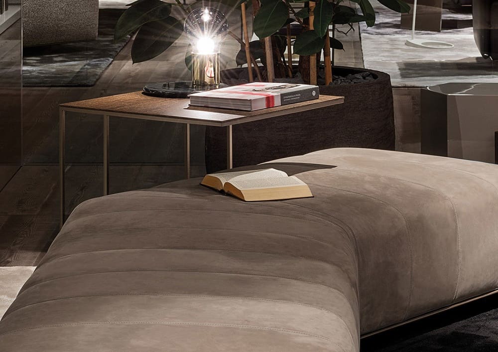 Corner table Minotti Leger Bronze в интерьере