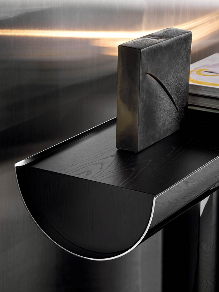 Console Minotti Pilotis в интерьере