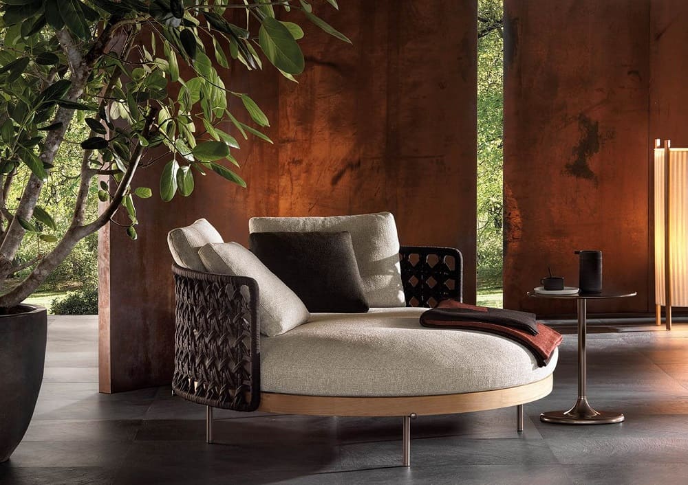 Уличный angular столик Minotti Taiko в интерьере