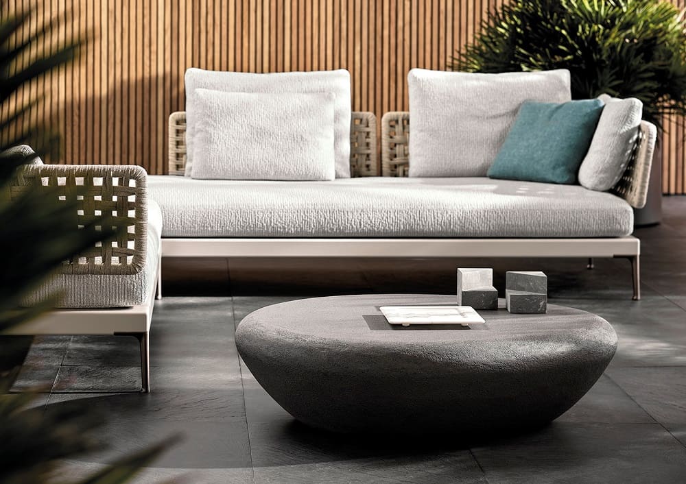 Outdoor coffee table Minotti Stony в интерьере