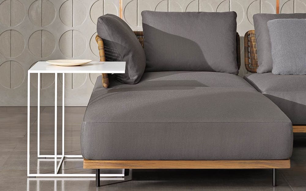 Уличный angular столик Minotti Leger в интерьере
