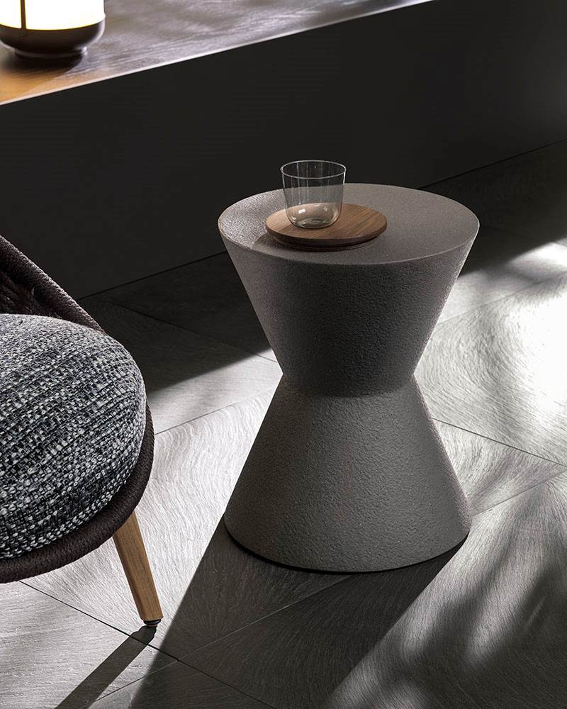 Уличный angular столик Minotti Cesar в интерьере