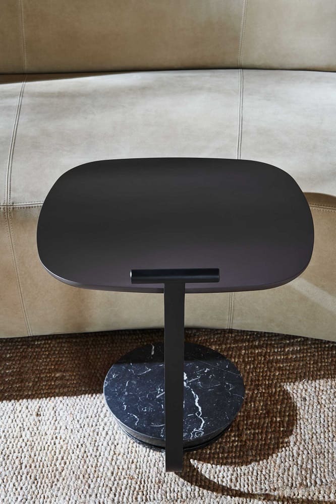 Corner table Molteni Surf в интерьере