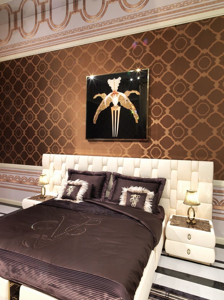 Painting Visionnaire Orchidea Lalique в интерьере