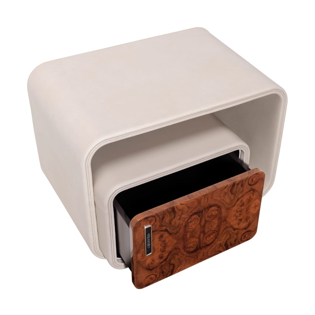 Nightstand Visionnaire Embrace Radica в интерьере