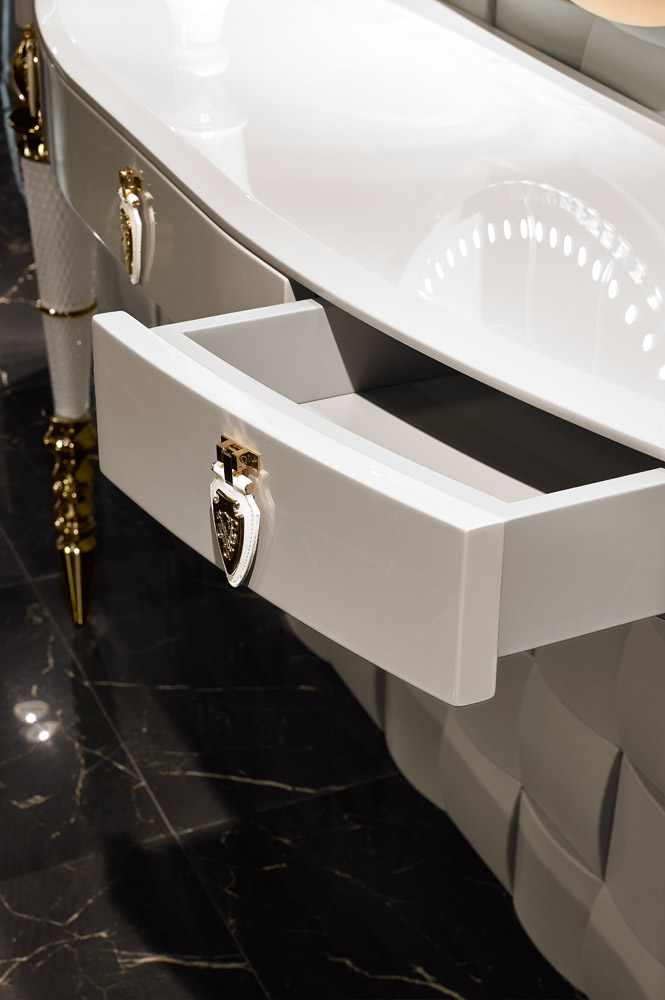 Console Visionnaire Versailles в интерьере