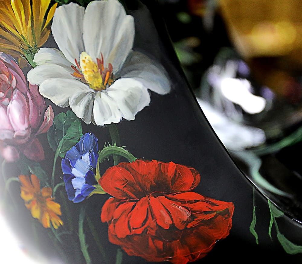 Stool Boca Do Lobo Floral в интерьере