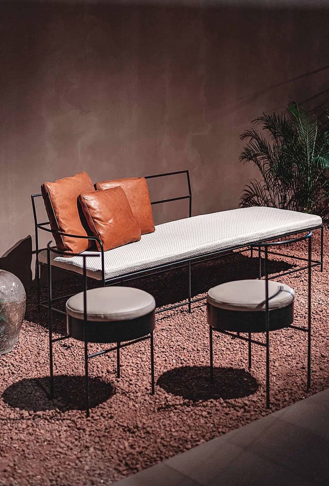 Outdoor daybed Baxter Girgenti в интерьере