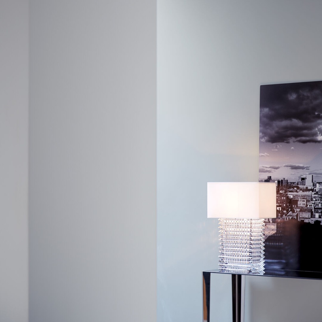 Table lamp Baccarat Eye 2807846 в интерьере