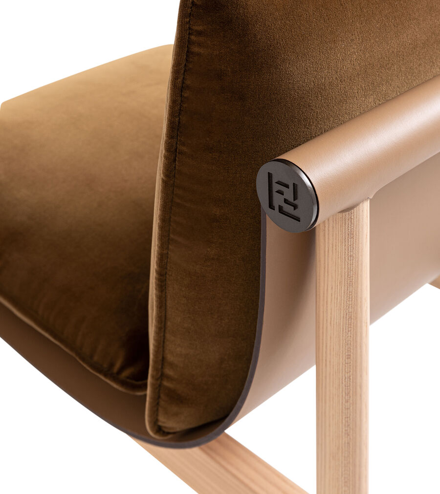 Chair Fendi Totu wood в интерьере