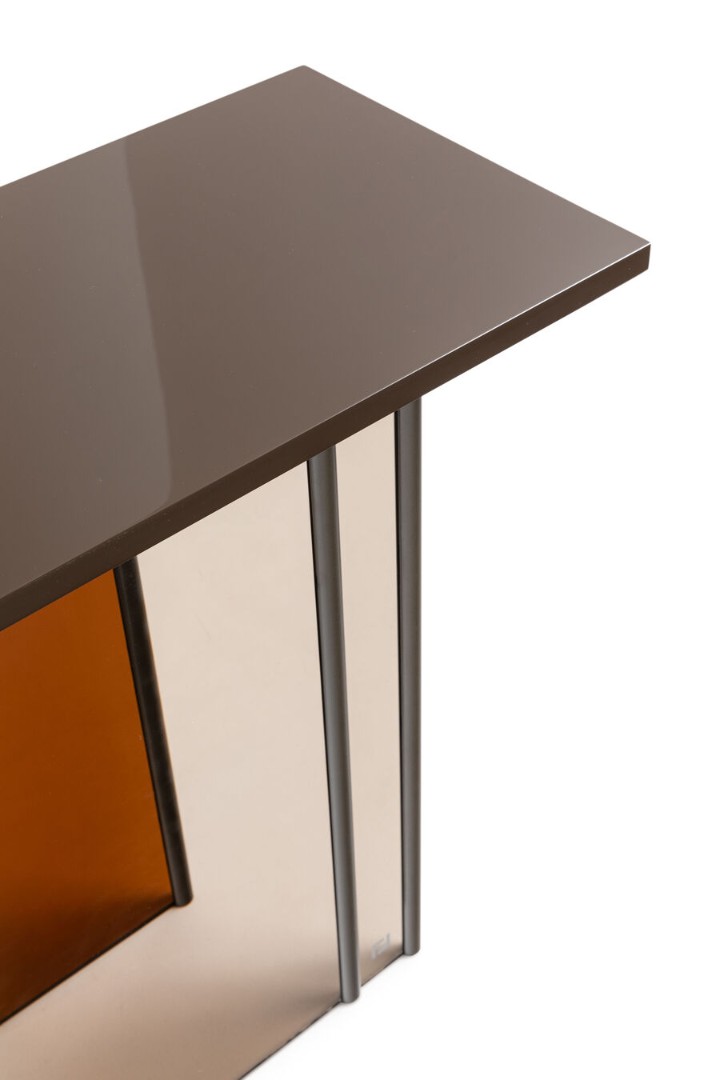 Console Fendi Blurred в интерьере