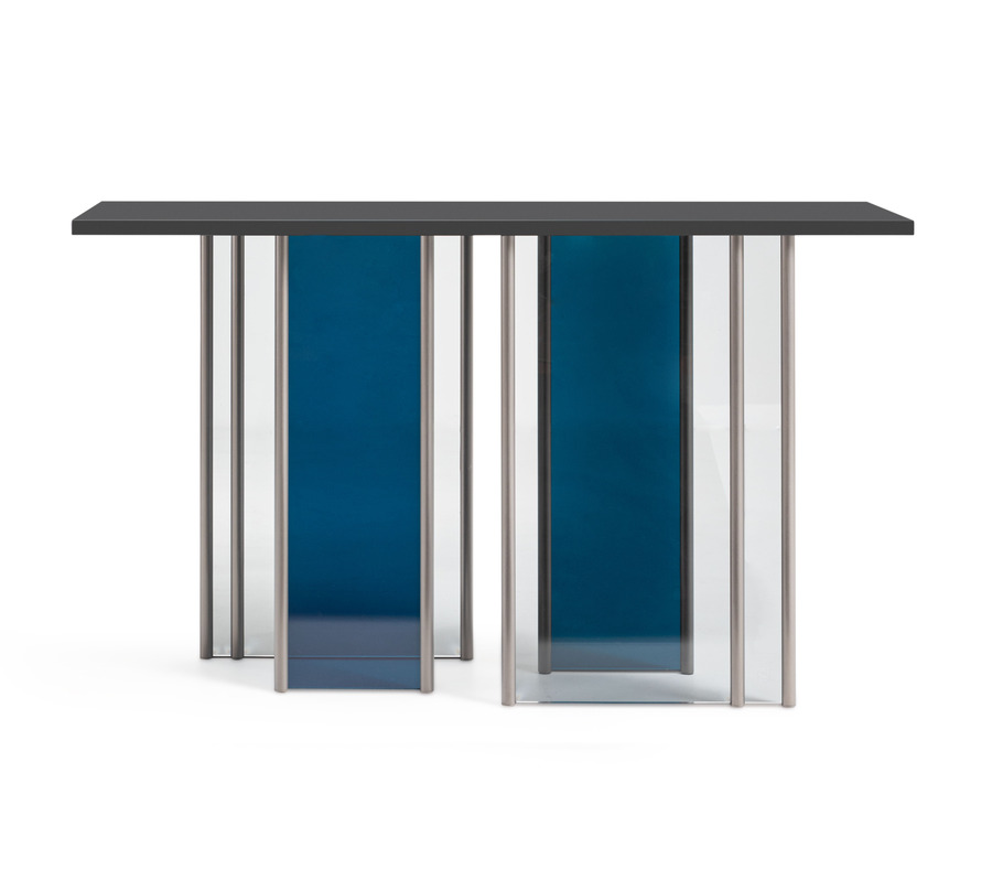 Console Fendi Blurred в интерьере