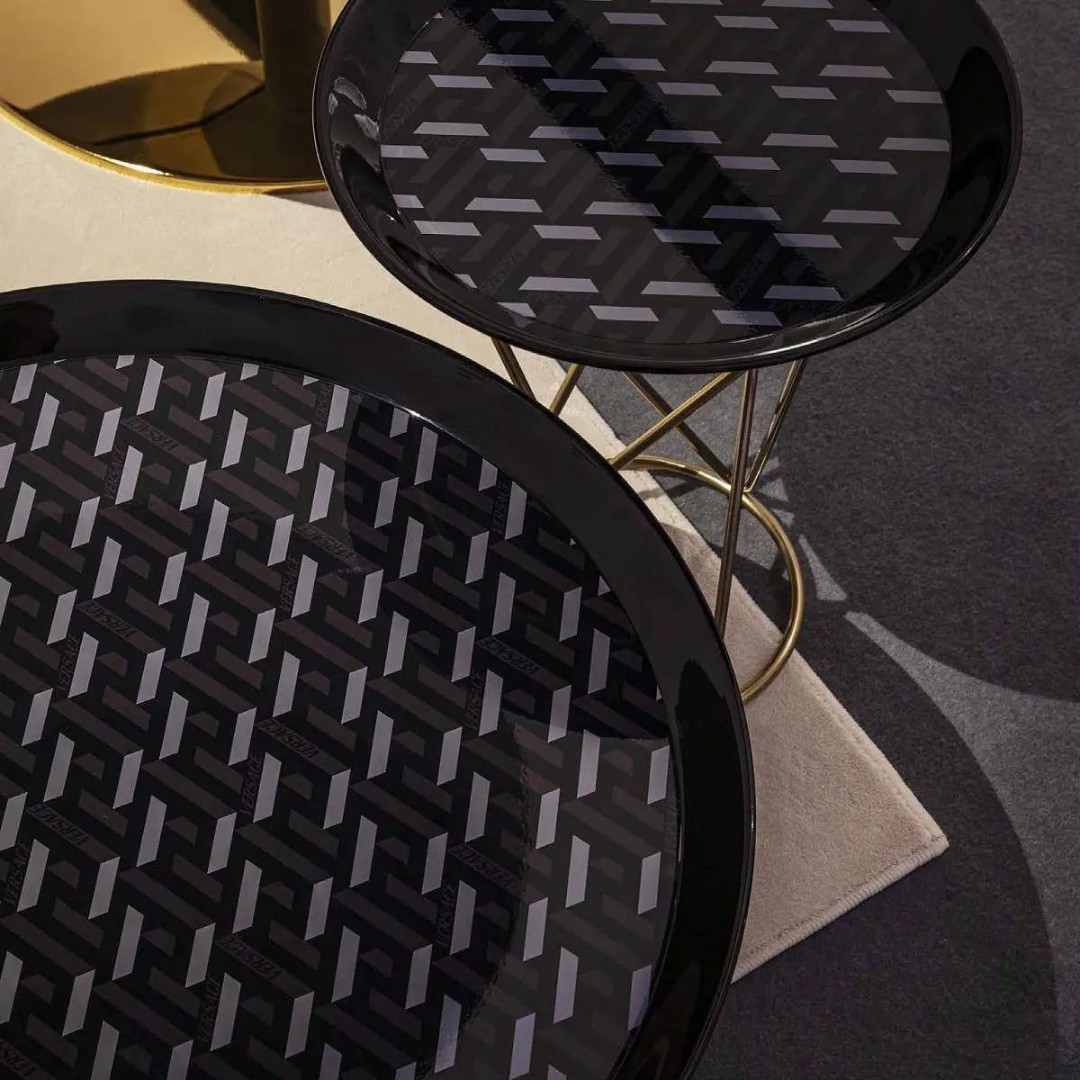 Coffee table Versace La Medusa в интерьере