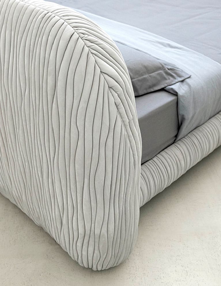 Bed CORNELIO CAPPELLINI Leaf в интерьере