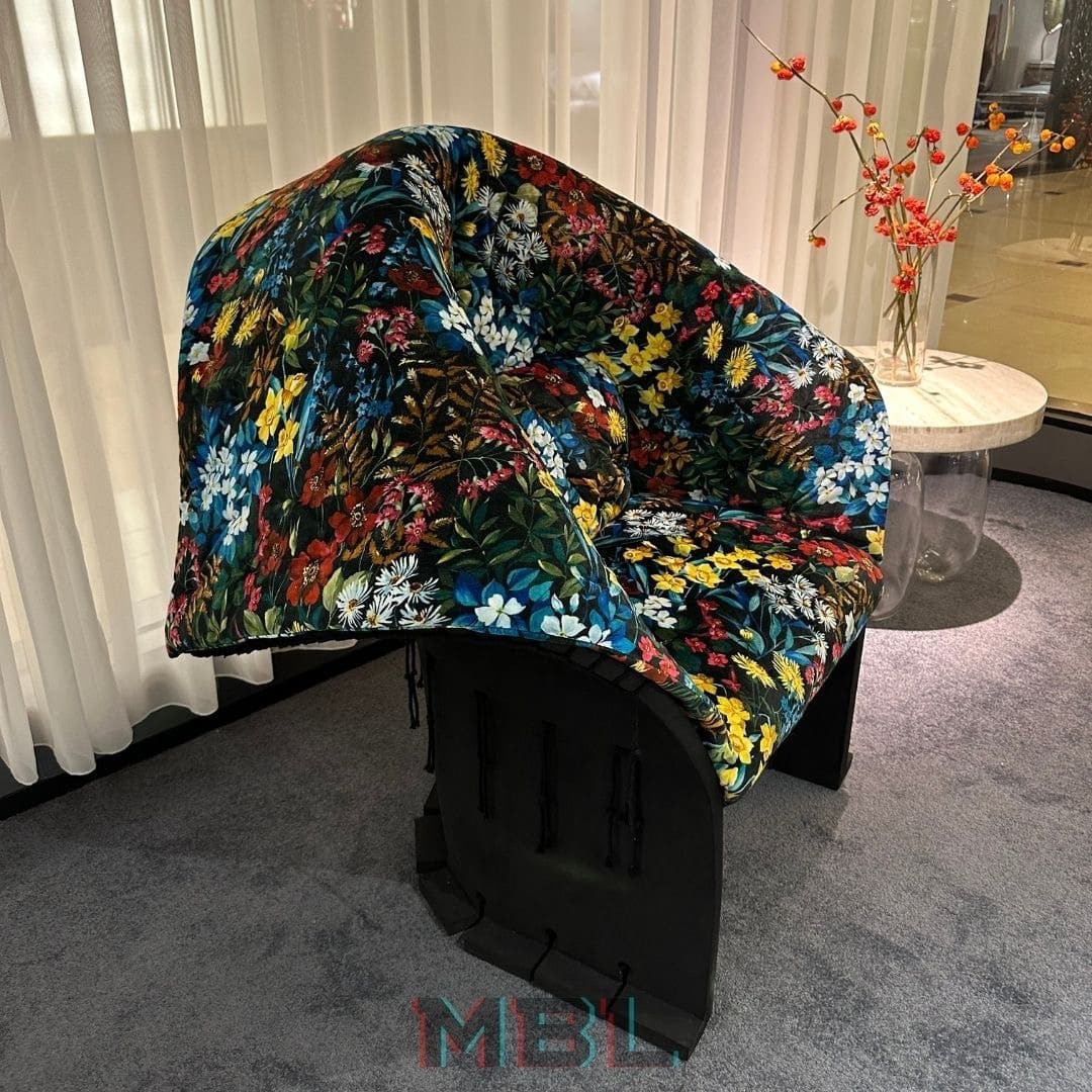 Armchair, многоцветный в интерьере