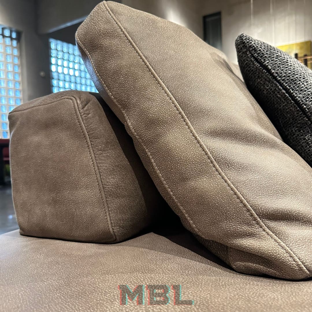 Sofa Henge 5100х1900(1300)х66 в интерьере