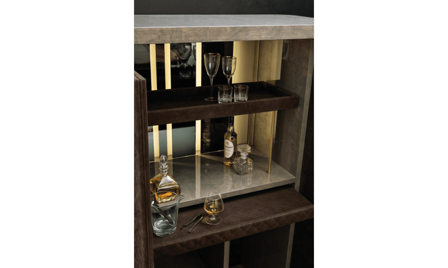 Daytona Zeus wine cabinet в интерьере