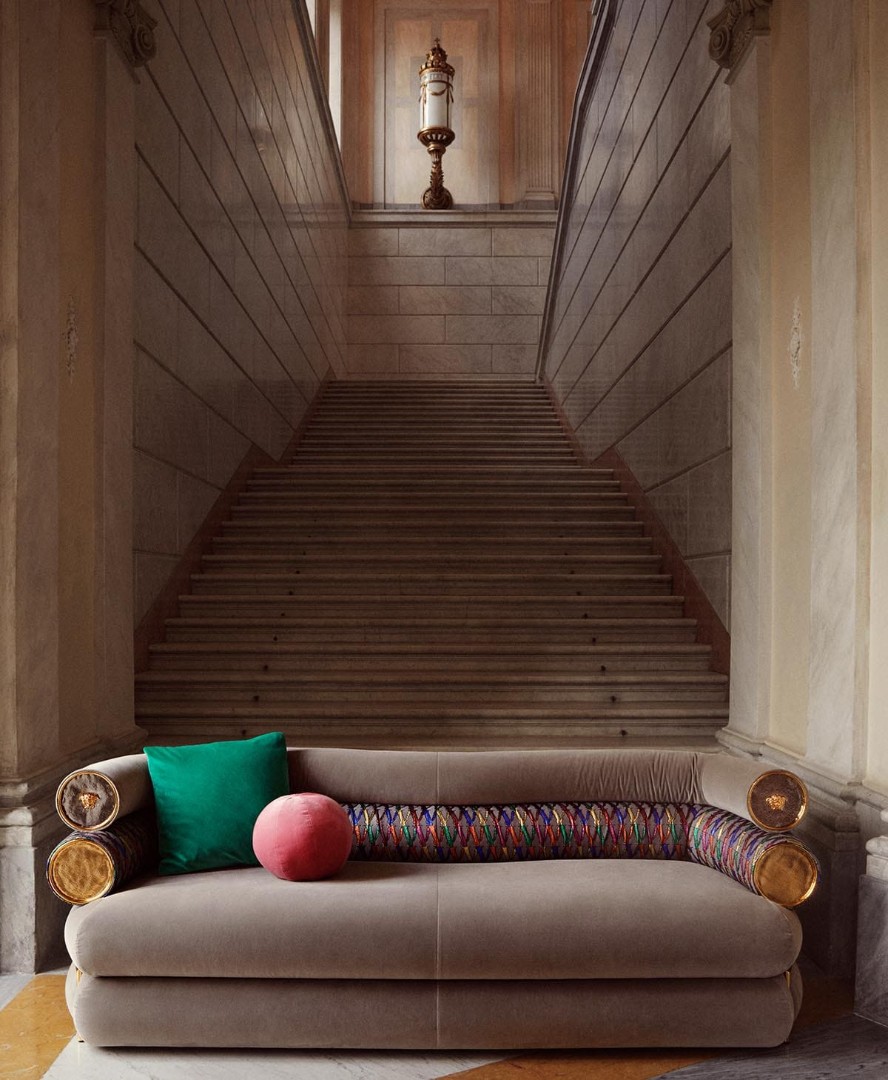 Sofa Versace Medusa Carezza в интерьере