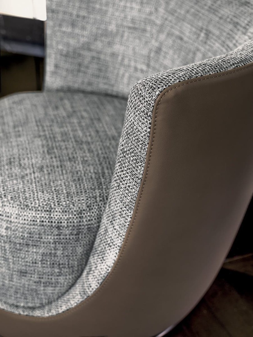 Longhi Laurent Armchair в интерьере