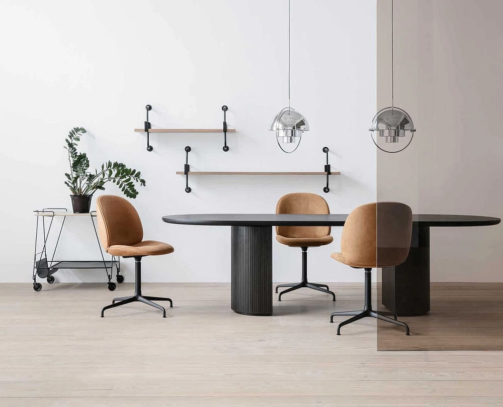 GUBI Moon Dining Table в интерьере
