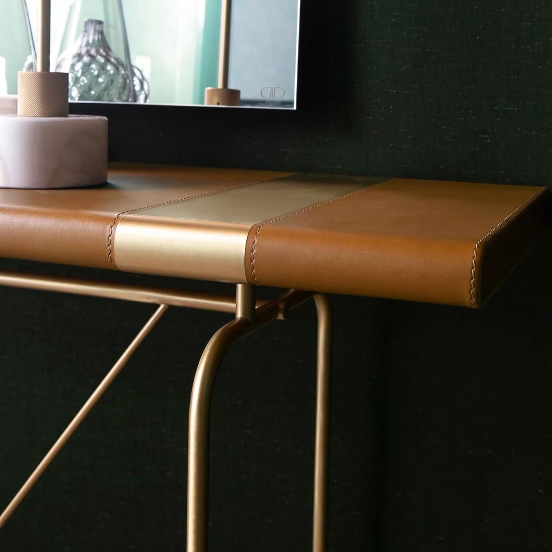 Console Daytona Misia в интерьере