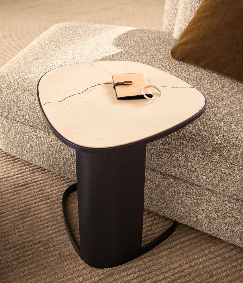 Corner table Poliform Koishi в интерьере