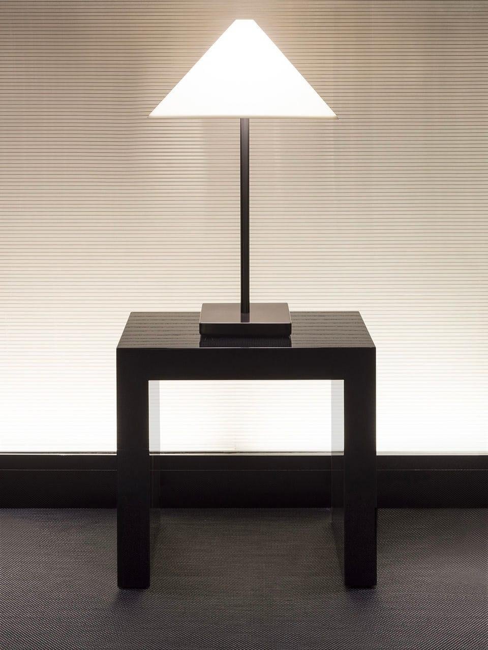 Armani Paris Corner Table в интерьере