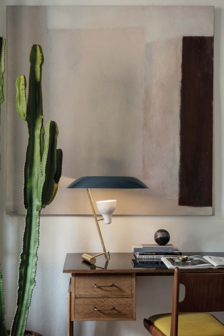 ASTEP Model 548 Table Lamp в интерьере