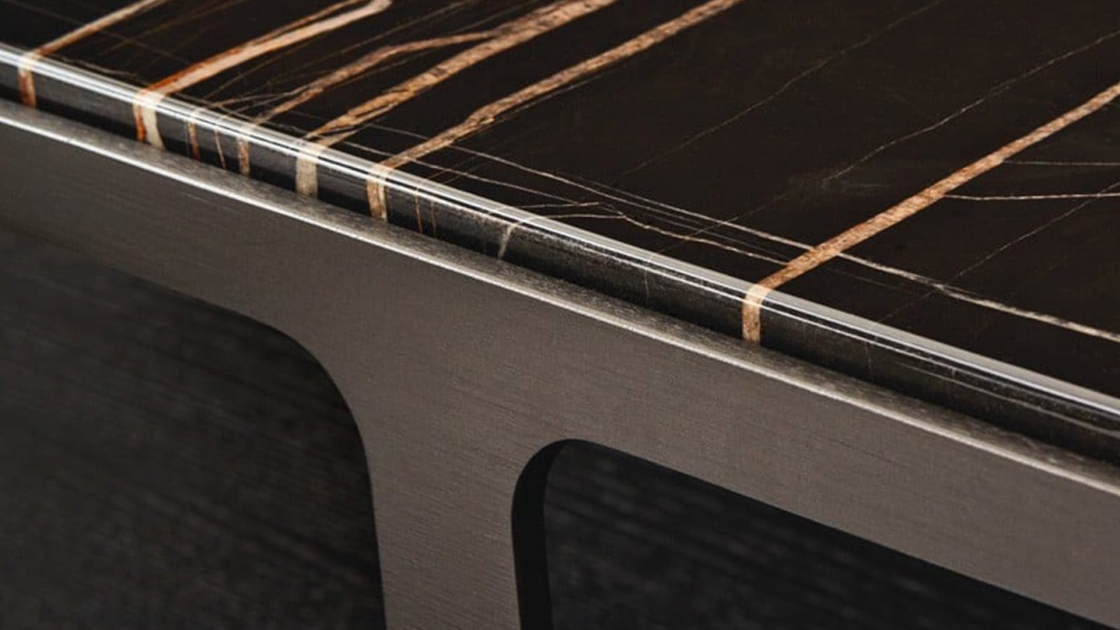 Poliform Creek Corner Table в интерьере