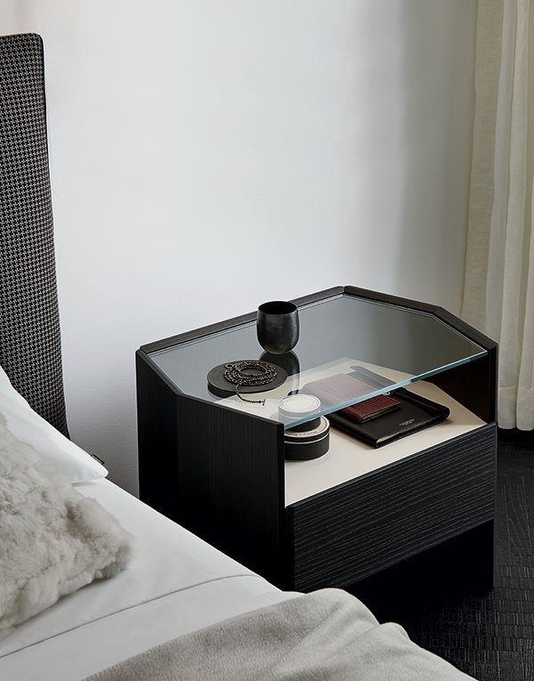 Poliform Gio bedside cabinet в интерьере
