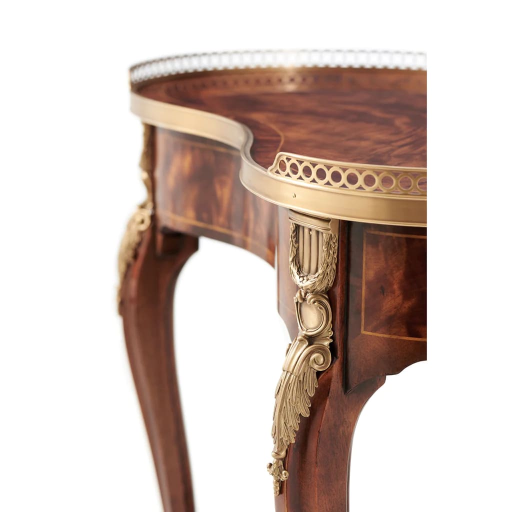 Theodore Alexander Louis XV's 1770 Corner Table в интерьере