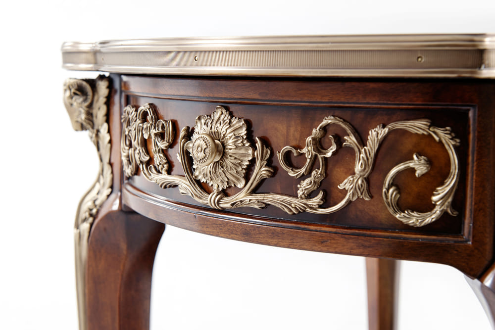 Corner table Theodore Alexander Bernadette в интерьере