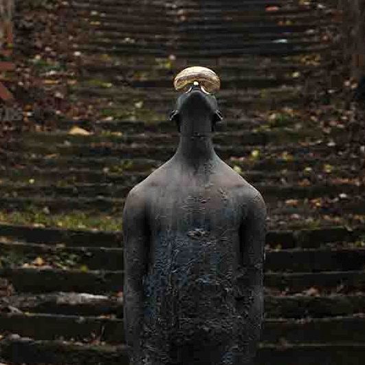 Statuette Romatti Human в интерьере