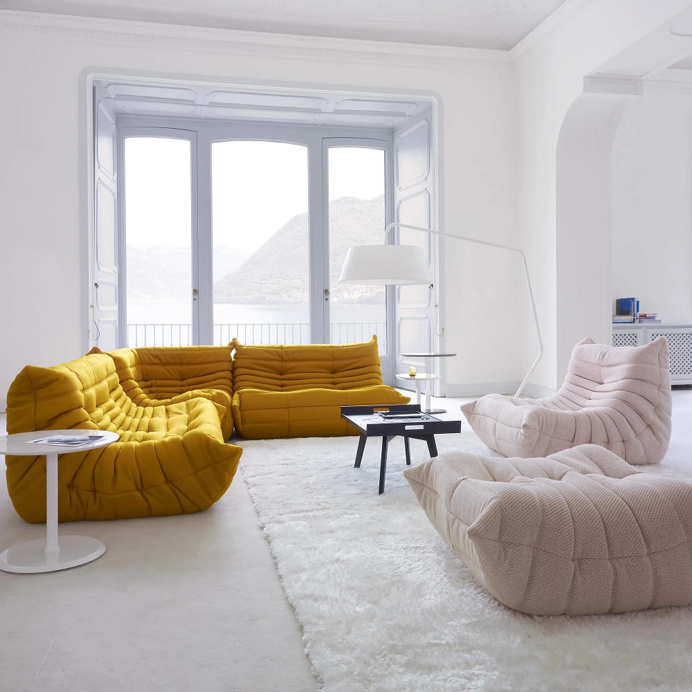 Pouffe Ligne Roset Togo в интерьере
