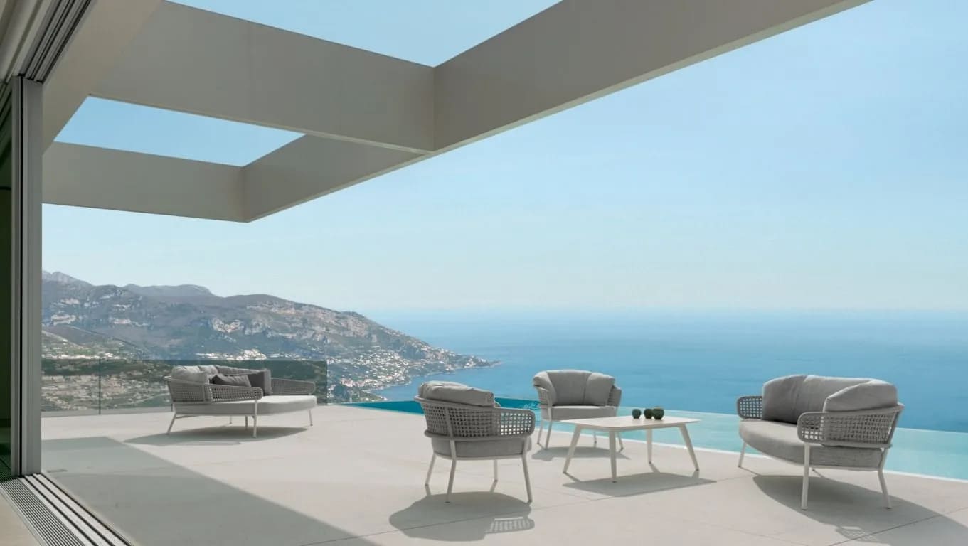 Outdoor coffee table Talenti Moon Alu в интерьере