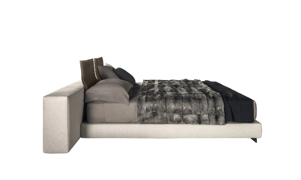 Minotti Yang Bed